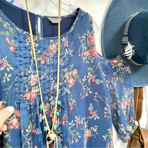 Prairie boho vibe floral flowy blouse w cold shoulder shabby chic feminine feel - Picture 6 of 15